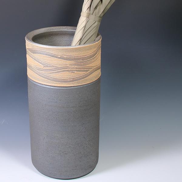 傘立て 陶器 おしゃれ 信楽焼 かさたて 和風 傘立て 傘入れ 壷 しがらき カサタテ やきもの傘立て かさたて陶器 玄関 黒さざ波傘立て Kt 9007 Kt 9007 しがらき 通販 Yahoo ショッピング