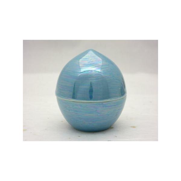 高さ：約6cm×径5.3cm陶器製上蓋を開けると二層構造になっており、下に遺骨を、シリコン製のキャップの上には形見の品を納めることができます。撮影の都合上、本体に黒い影や照明の映り込みがある場合がございますが、本体の傷や色ムラではございません。