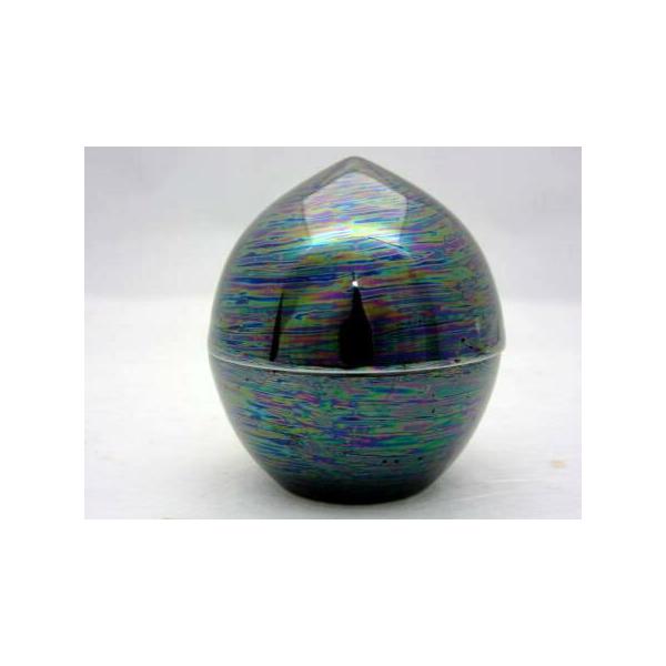 高さ：約6cm×径5.3cm陶器製上蓋を開けると二層構造になっており、下に遺骨を、シリコン製のキャップの上には形見の品を納めることができます。撮影の都合上、本体に黒い影や照明の映り込みがある場合がございますが、本体の傷や色ムラではございません。