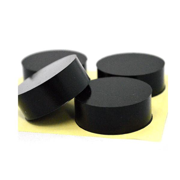 粘着テープなしタイプ、小型スピーカー、ＣＤプレーヤー、プリアンプ専用のソルボセイン、円柱型。最強にして最先端のハイテク衝撃吸収素材、ソルボセイン製の、円柱型のインシュレーターです。黒色、円柱型のソルボセイン、粘着テープなし。直径が４センチで...