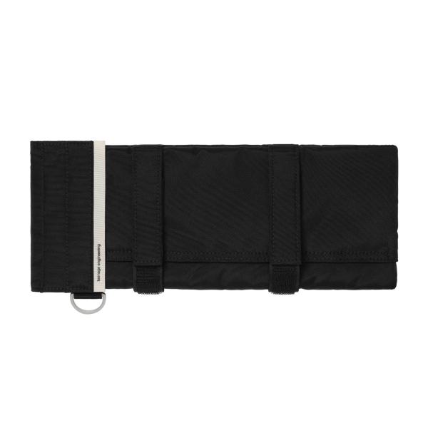 OP XYとOP 1 field用の大きなバッグで、ケーブルを安全に収納できる前面ポケットが付いています。背面のフックとループのストラップにより、他のフィールドバッグに取り付けるなど多用途に使用できます。また、バックループとフィールドストラ...