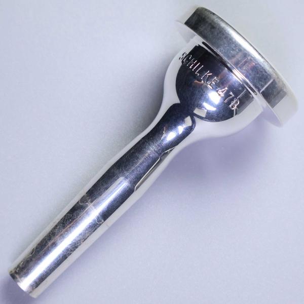 創設者Renold O.Schilkeは、シカゴ交響楽団やWGN放送管弦楽団などでトランペット奏者として活躍してきました。彼は演奏家としての才能も素晴しいものでしたが、プレイヤー時代からマウスピースの製作や楽器のチューンアップを行なってきま...