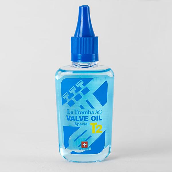 薄く水色がかったオイルで、非常に優れた潤滑性を持っています。全ての金管楽器のバルブに適しており、特にモネルやスチールピストンバルブに適しています。