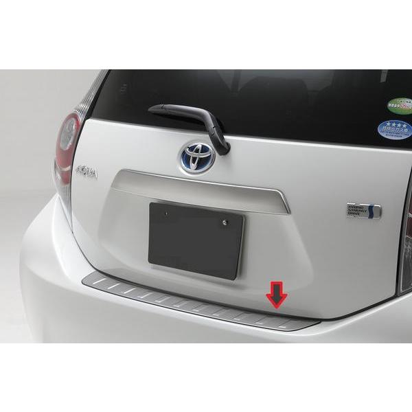 【中古】TOYOTA アクア USリアバンパープレート　プリウスC NHP10 アクアNHP10前中期【TOYOTA】トヨタPRIUS-C純正USリアバンパー