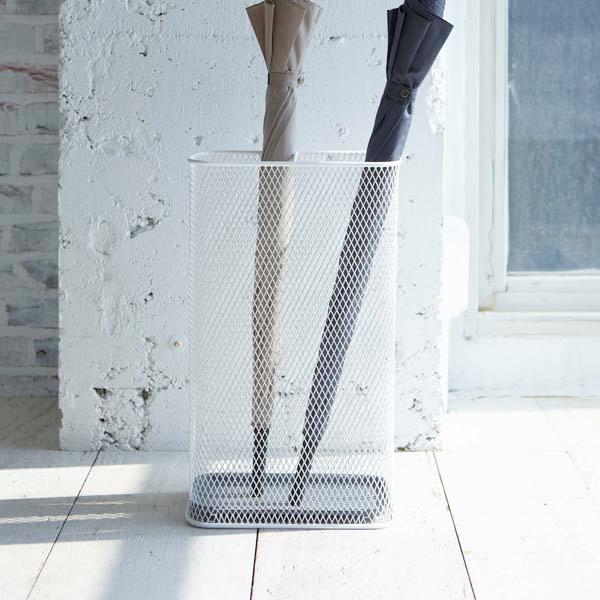 【JANコード】4903208078580【商品仕様】本体・受皿：スチール（粉体塗装）【サイズ】商品サイズ：W25×D12×H42cm商品重量：870cm商品重量：870g対応サイズ傘収納本数：約8本【メーカ】山崎実業【生産地】中国