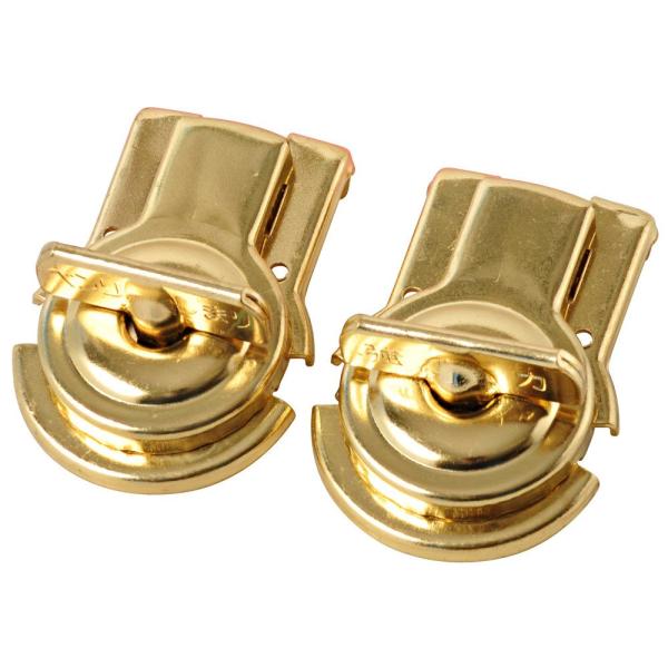 【ご購入後の当店からの連絡はご登録のメールアドレスに通知いたします。必ずご確認ください】【商品概要】用途:玄関・出入り口・マド・木製引き戸の戸じまり種類:防犯補助金具(窓枠用補助錠)入り数:2個カラー:ゴールド使用法:戸と上カマチの間へ差し...