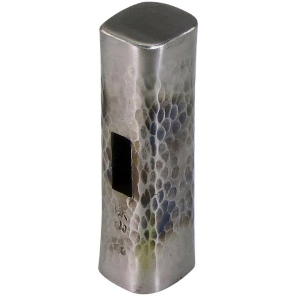 【ご購入後の当店からの連絡はご登録のメールアドレスに通知いたします。必ずご確認ください】【商品概要】三条鍛冶造りの一品高級鎚目仕上げ手造りの為にサイズは個々に異なります。鎚目仕上げの火造り鍛造品一品、一品、各工程ごとに手作りで仕上げた鍛冶の...