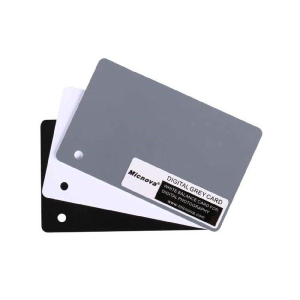 【ご購入後の当店からの連絡はご登録のメールアドレスに通知いたします。必ずご確認ください】【商品概要】デジタルカメラのホワイトバランスの調整に使用するカード型の被写体です。写真、動画撮影を助けてくれる、Micnovaのアクセサリーです。サイズ...