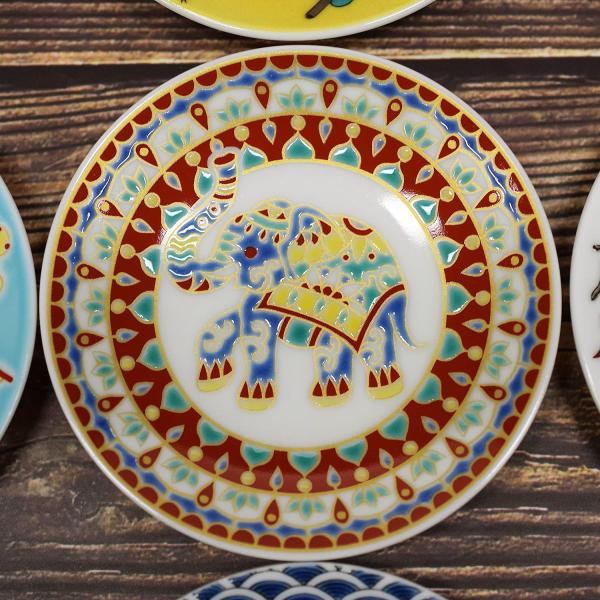 【ご購入後の当店からの連絡はご登録のメールアドレスに通知いたします。必ずご確認ください】【商品概要】サイズ：径 9.5cm×高さ1.8cm【専用 化粧箱入り】生産国：日本（石川県）、素材：陶磁器（九谷焼）経済産業大臣指定伝統工芸品【九谷焼】...