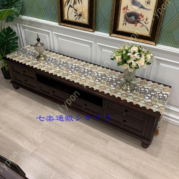 デザイン：レース付きで、シンプルで、柔らかくて、落ち着いた色がお部屋の雰囲気に合わせやすいです。良い雰囲気：この北欧食卓ランナーを置くだけで、ロマンチック感が生まれます。 存在感はありますが、お部屋のインテリアにぴったりです。 イベント感を...