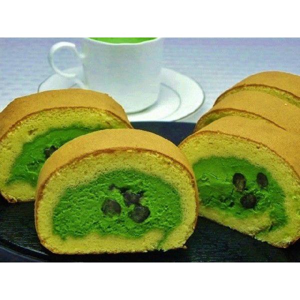 高級宇治抹茶を始め、素材を厳選したとろける絶品ロールケーキ。宇治抹茶生クリームと丹波産黒豆の贅沢な風味！