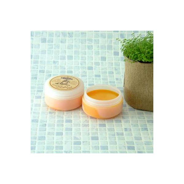 サドルソープはこんな時に使用して下さい！【使用するタイミング】・雨で靴にシミができた時や塩がふいてきた時　　【効果】雨シミが表面の塩分がきれいにとれます・靴に清潔感がなくなり、ムレがひどくなって来た時　　【効果】皮革の中に滞留した汗を取り除...