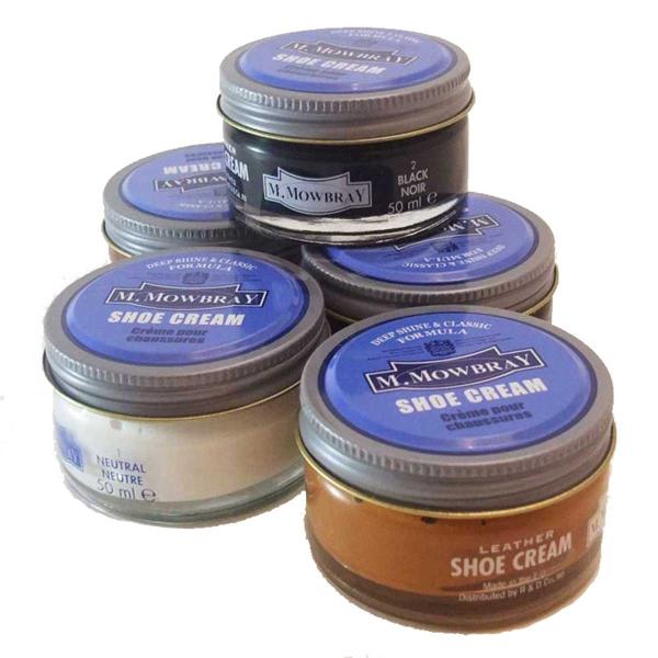 【特長】　本場欧州の伝統的レシピで作られた本格派　靴クリーム。革靴に栄養と潤い、柔軟性を　与え靴を長持ちさせる靴クリームです。ク　リームはソフトでシルキータッチな伸びと　優れた浸透性、光沢感を得ることができま　す。補色力も抜群な栄養クリーム...