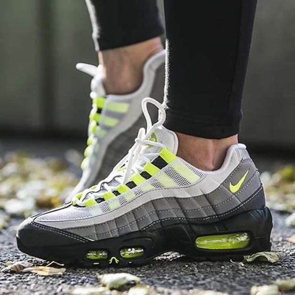 ナイキ エア マックス 95 オージー Nike Air Max 95 Og グレー ボルト ミディアムアッシュ ダークパウター 071 ナイキジャパン正規品 Carrot Fr