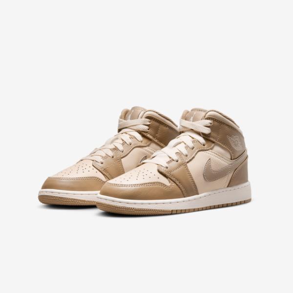 エア ジョーダン 1 NIKE Air Jordan Mid BG Legend Light Brown エア ジョーダン 1 NIKE Air Jordan Mid BG Legend Light Brown