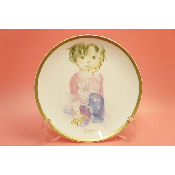 いわさきちひろ・2025年イヤーズプレート 「立てひざの少年