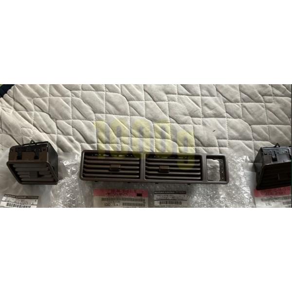 日産　y31系　セドリック　グロリア　エアコン吹き出し口セット 日産純正】 Y31 セドリック / グロリア / エアコン吹き出し口 一式