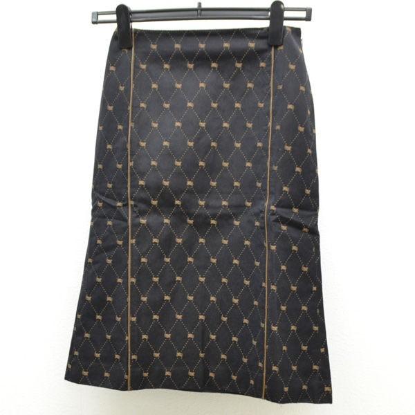 Burberry Blue Label バーバリーブルーレーベル スカート ひざ丈 ロゴ 総柄 ブラック サイズ36 Fxf85 646 レディース 中古 Archery 通販 Yahoo ショッピング