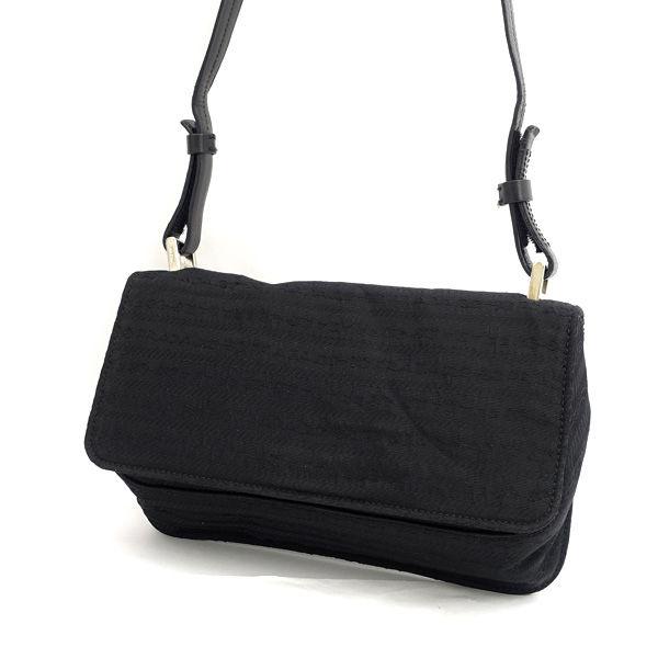 PRADA / プラダ ショルダーバッグ ブラック フラップマグネット開閉 