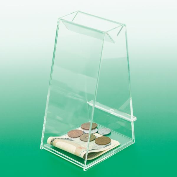 省スペース設計なので、レジ横などの設置に最適■サイズ／W95×D100×H185mm■投入口／W90mm■素材／アクリル樹脂■重量／200g■鍵穴付き(約φ5mm)※鍵は付属していませんメーカー・委託先在庫のため在庫確認が必要な商品です。予...