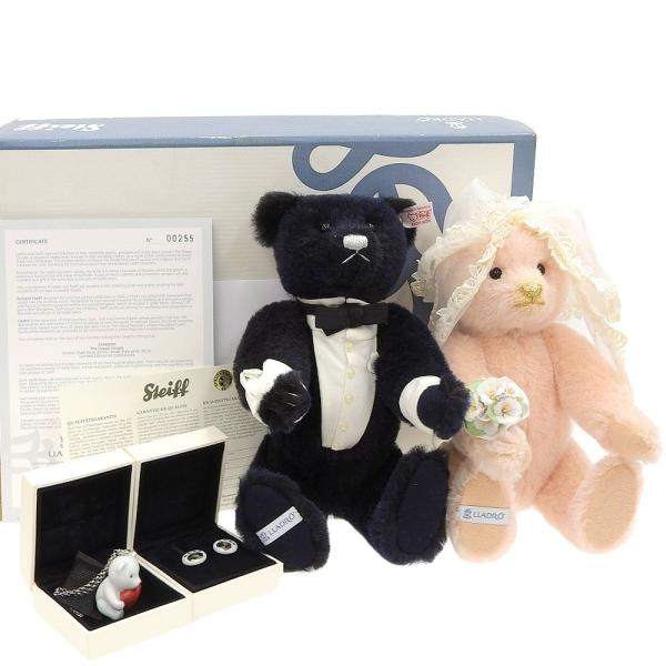 Taya専用　Steiff 二体抱き合うテディベア　本・アタッシュケース木箱付 Taya専用 Steiff 二体抱き合うテディベア 本・アタッシュケース