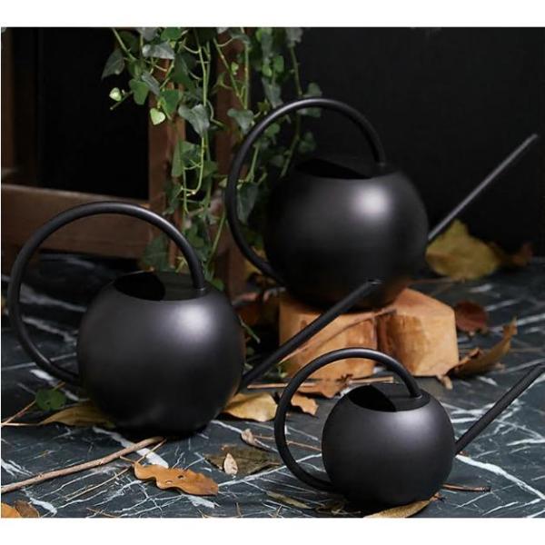 [Release date: July 24, 2025]高級感があり、無駄のない洗練された形とステンレスの質感は、どんな所に置いてもインテリアの一部として溶け込みます。光沢のないツヤ消しのタイプ。花瓶や鉢のデザイン、壁の色、棚などに合わせ...