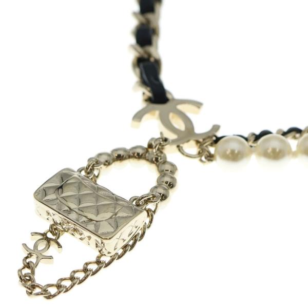 CHANEL（シャネル） ココマーク マトラッセバッグモチーフ フェイク