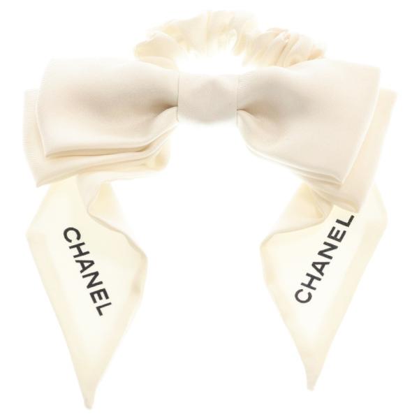 CHANEL シャネル ロゴ リボン シュシュ ヘアゴム ホワイト CHANEL シャネル ロゴ リボン シュシュ ヘアゴム ホワイト