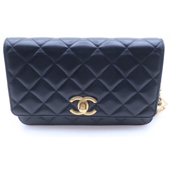 CHANEL（シャネル） マトラッセ チェーンウォレット ラムスキン レザー