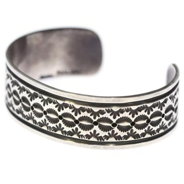 INDIAN JEWELRY インディアンジュエリー NAVAJO Leonard Maloney ナバホ族 レオナルドマロニー スタンプワークバングル シルバー