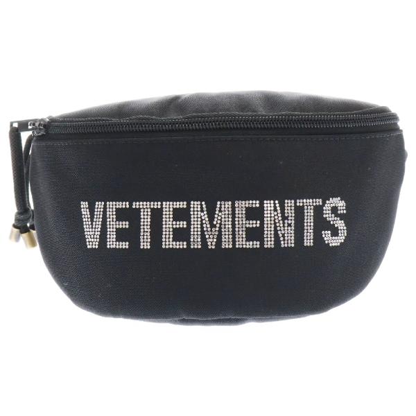 【極美品】VETEMENTS ヴェトモン ボディバッグ ブラック 長財布収納可 極美品】VETEMENTS ヴェトモン ボディバッグ ブラック 長財布収納可