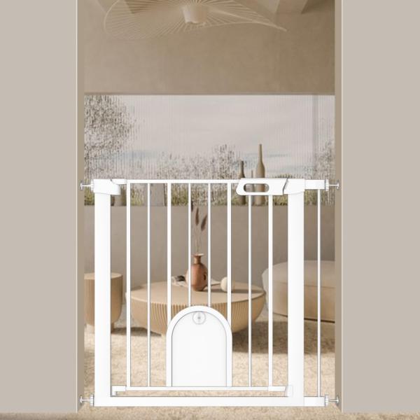 カラー：ホワイトサイズ：取付幅82-89CM【突っ張りタイプ】ベビーゲートは白黒2色から選択 可能。穴け不要、簡単に設置できるつっぱり式ベビーゲート。壁に穴を開ける必要なく、アジャスターボルトで簡単に固定、壁にキッズなども残りません。【ペッ...