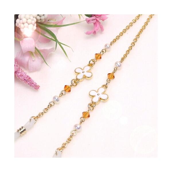 ※ご注意 ・メール便での発送なので、代引きでのお支払いは不可能となりますので、ご了承下さい。 ・メール便は発送してから2〜5日後に郵便受けに投函されます。 つけるだけでいつものメガネが華麗にドレスアップすること間違いなし！ホワイトのフラワー...