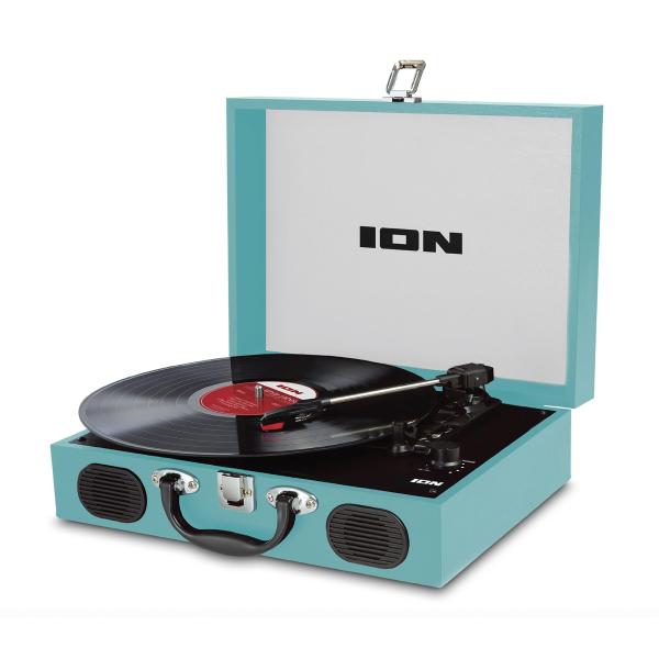 ION Audio ポータブルレコードプレーヤー スーツケース型 スピーカー内蔵持ち運び 電池でも稼働 Vinyl Transport 水色 ・お手持ちのコンポなどに接続可能な標準的なRCA出力端子搭載・スーツケース型の持ち運びができるレコ...