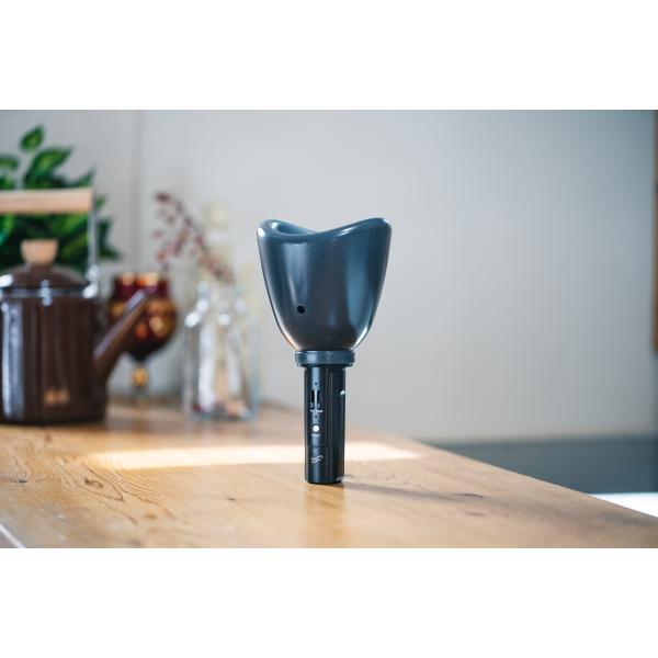 ●累計販売6万台の一人deカラオケDXが軽量・充電式になって使いやすさアップ！●防音カバー付きで、昼でも夜でも気にせず、お家でカラオケを楽しめる！●二台そろえれば二人でデュエットも楽しめる！●一人deカラオケＤＸよりも音質がクリアになりより...