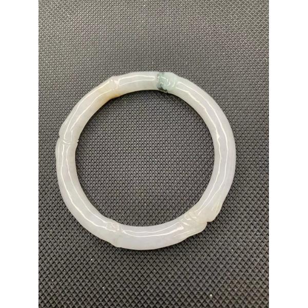 本翡翠バングル　ミャンマー産　圓 條　彫刻　竹 本翡翠バングル ミャンマー産 圓 條 彫刻 竹