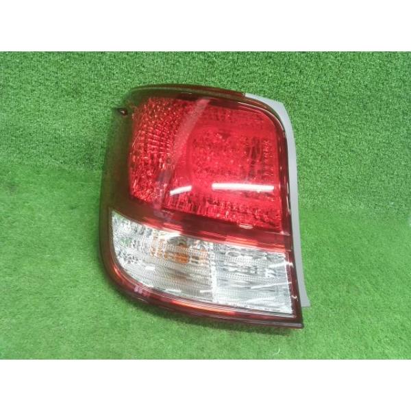カローラアクシオ DBA-NZE161 左テールランプ 1.5G 1F7 12-583 カローラアクシオ DBA-NZE161 左テールランプ 1.5G 1F7 12-583