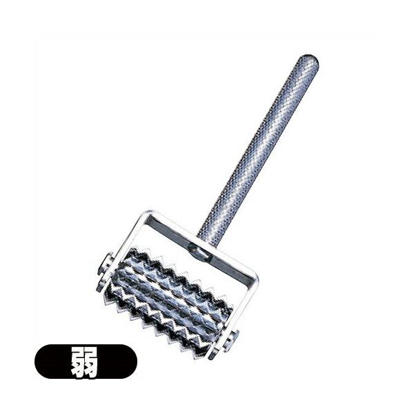 ● ローラー鍼とは接触鍼のひとつで、ギザギザが特徴の鍼。● ギザギザのローラー部分を患部に転がすことにより、刺激を加えます。● 刺さない鍼で、刺激がマイルドなのが特徴の鍼です。● 患部の肌の状態を確認しながら使用するのをお勧めします。