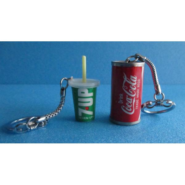 昭和レトロ　セブンアップ＆コカコーラキーホルダー　レトロガチャ【中古品】７UP＆COCACOLA