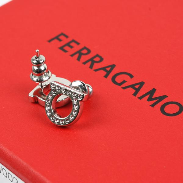 FERRAGAMO Salvatoreフェラガモ ガンチーニ クリスタルピアス