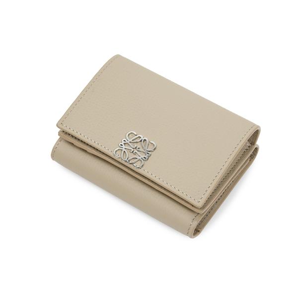 LOEWE ロエベ アナグラム トライフォールド ウォレット 三つ折り財布 イタリア正規品 C821TR2X16 5541 新品 クレイ 並行輸入品