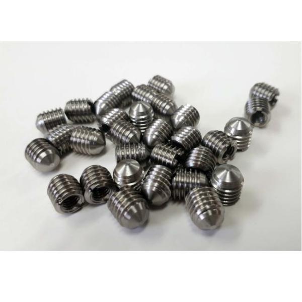 インサートビス （ステンレス製）Made in JAPAN［ビス長さ　9mm（M8×1.25）］M5のビスに対応しております。きれいな仕上がりです。インサートビス挿入後にビスのセット微調整（入れ過ぎた場合等）が出来るよう、一度入れたビスを回...