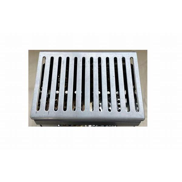 B-6君専用の 酸洗グリルプレートです材料：2.3厚 酸洗鉄板重量：約４６０g※本製品を弊社B-6君以外にはご使用にならないで下さい。※ご使用前に必ず焼き面を洗剤で洗い、火にかけて食用油を塗ってご使用ください。※本製品は酸洗鉄板に塗装や防錆...