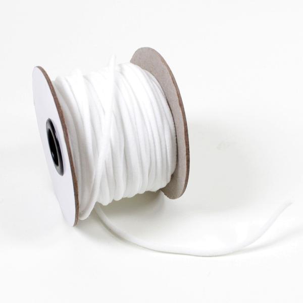 幅3mmのマスクゴムです。【 サイズ（約） 】 幅3mm【 素材 】 ナイロン100％【 数量設定 】 50cm単位の切売り3mm巾のマスク用ゴム（白）。※太めのマスクゴムの為、硬く感じる場合がございます。※メール便可能です。