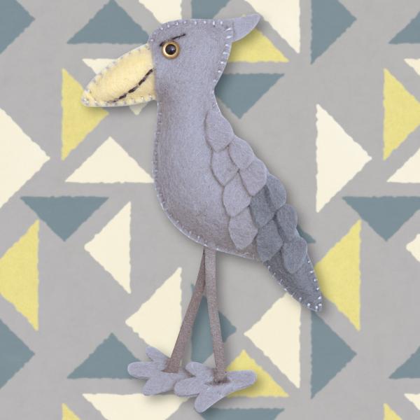 須佐沙知子さんデザインのほんわかかわいいフェルトマスコットのキットです。フェルトは型抜き済ですぐに作り始められます。【 サイズ（約） 】 21.5×14cm（パッケージサイズ）10×7cm（完成サイズ）【 セット内容 】 レシピ、シートフェ...