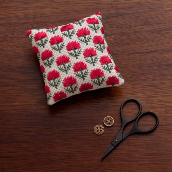 刺繍 キット Cosmo ルシアン 地刺しキット 四角いピンクッション 赤いアザミの花 手芸材料の通販シュゲールyahoo 店 通販 Yahoo ショッピング