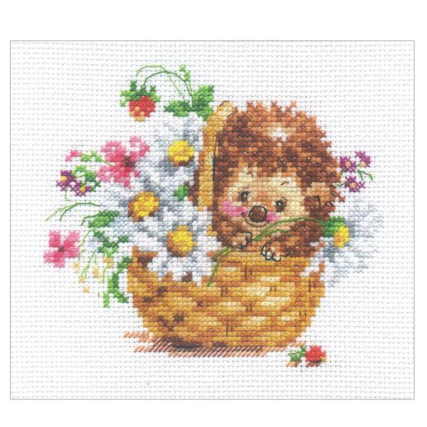 hJ ALbg ALISAiATj Little and Cute Hedgehog in daisies