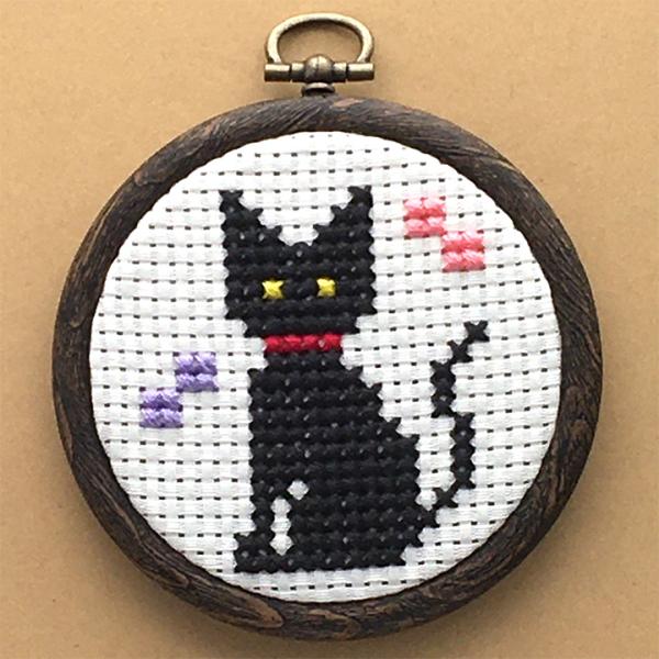 ハンドメイド刺繍 レトロアニマルクロス·͜· ♡ ハンドメイド刺繍 レトロアニマルクロス·͜· ♡ ハンドメイド刺繍