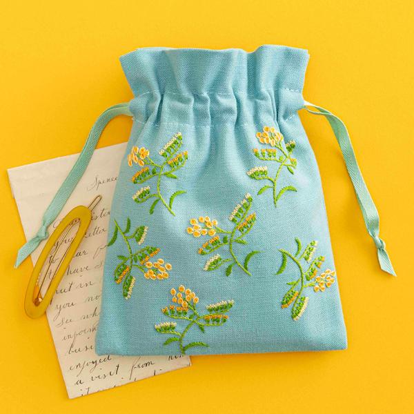 希少品　刺繍 掛軸 音楽を演奏する男女 約100cm 戸塚刺しゅう × 星燈社 フリーステッチキット 星あかりの刺繍