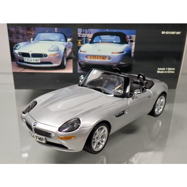 BMW Z8 「007 ワールドイズノットイナフ」バージョン １／１８中古品 BMW社 特注 1/18 007 James Bond ワールド イズ ノット イナフ BMW Z8